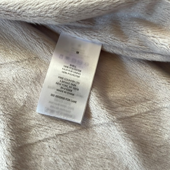 Free Country. Green jacket. Faux fur lining, hood, size M. Soft, very nice! - Picture 3 of 3